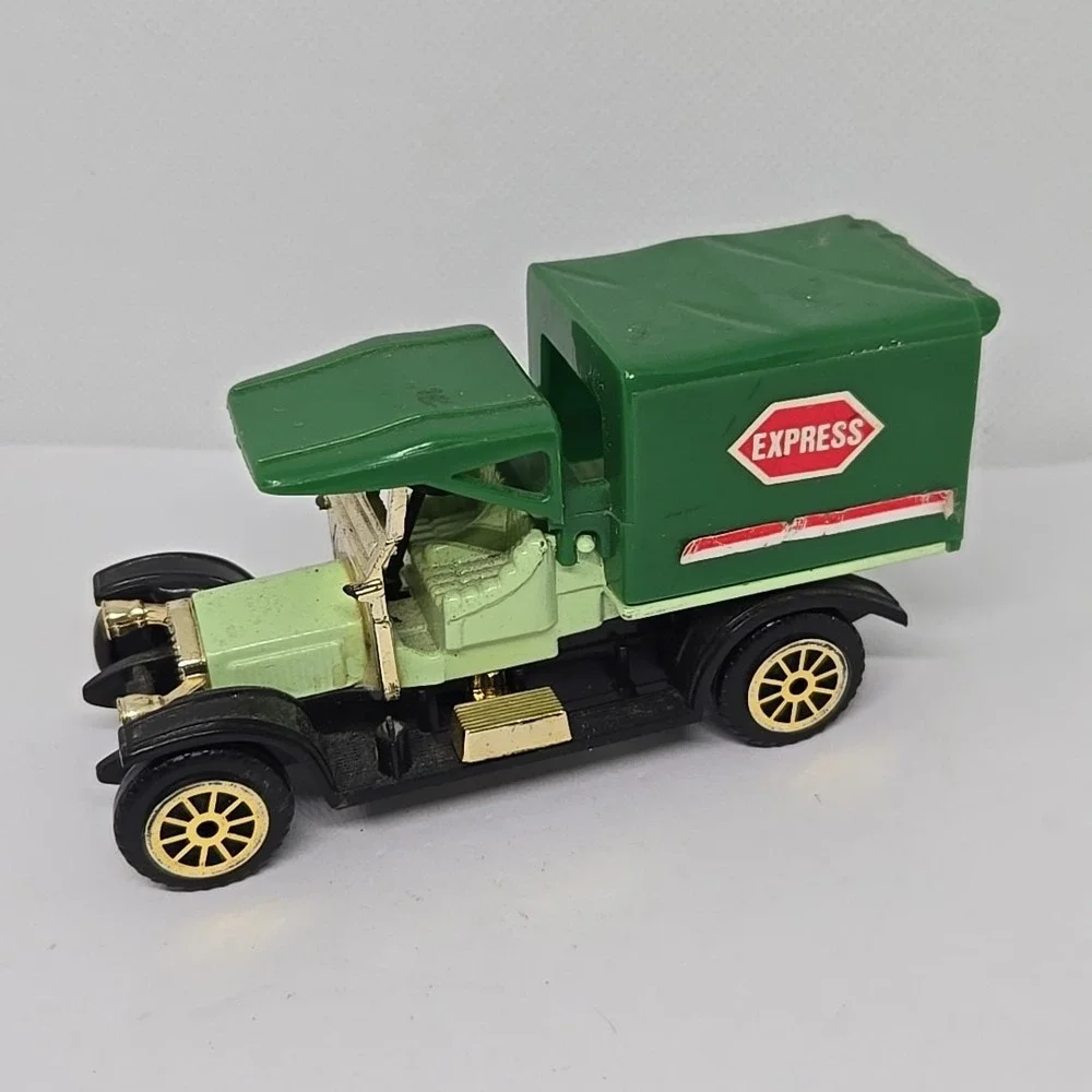 Hong-Kong No 504‎ Crossley Truck 1918 Advertising Express L 10 cm